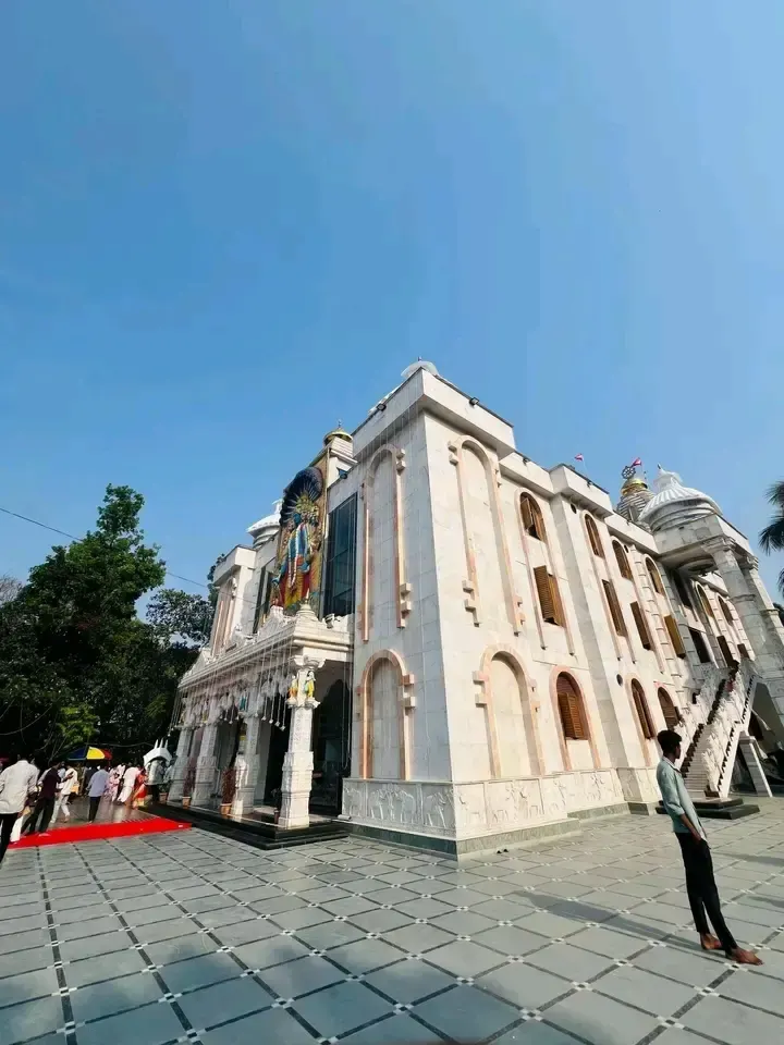 ইসকন প্রবর্তক শ্রীকৃষ্ণ মন্দির photo